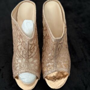 ‼️NIP‼️  Gold/Gold 5” Mule Heels